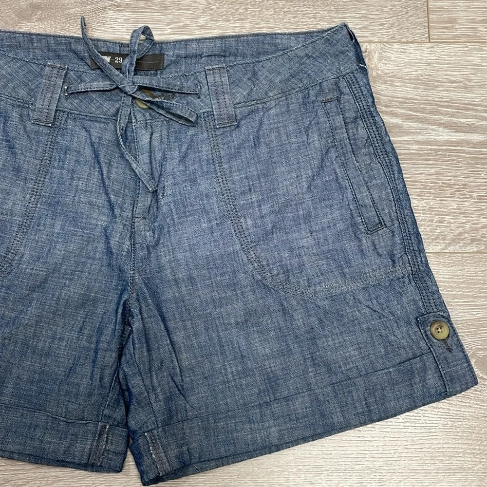 Levi’s Chambray Cuffed Flat Front Drawstring Wais… - image 4